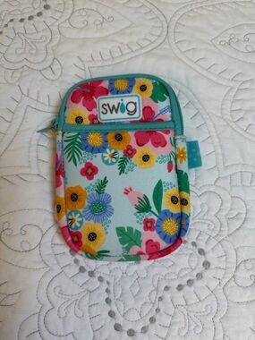 Swig Life Mega Mug Pouch in Island Bloom Pattern
